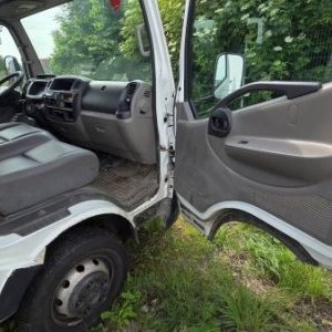 foto 3.5t 6sitz 3.4x2m pritsche 96kW 2.5D Nissan Cabstar 3513