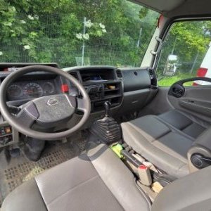 foto 3.5t 6sitz pritsche 96kW 2.5D Nissan Cabstar 3513