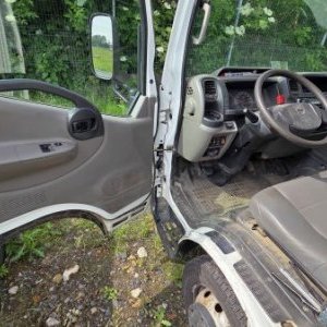 foto 3.5t 6sitz pritsche 96kW 2.5D Nissan Cabstar 3513